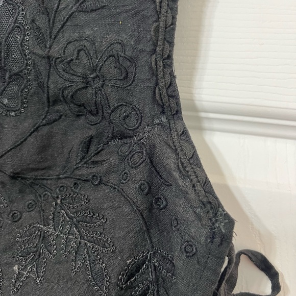 Free People Faded Gardens Tank, XS, FLAW, Black, Ties on Sides, Embroidered NWOT - Picture 7 of 10
